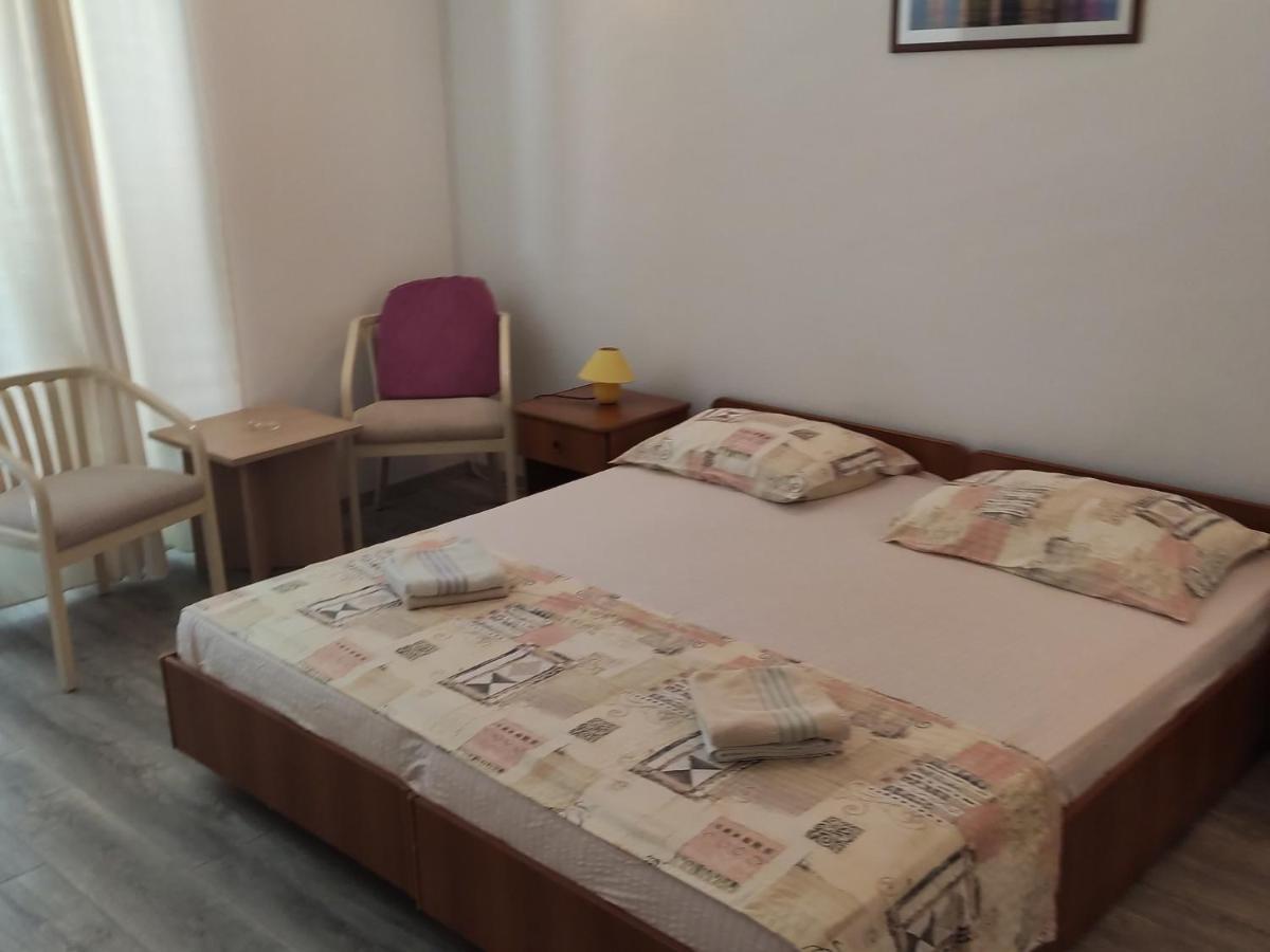 Apartments Ivo Makarska Bagian luar foto