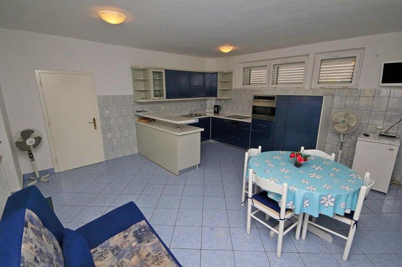 Apartments Ivo Makarska Bagian luar foto